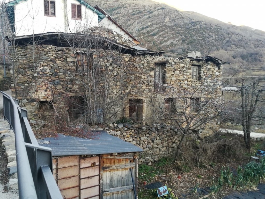 ERILL LA VALL EN VENTA CASA 