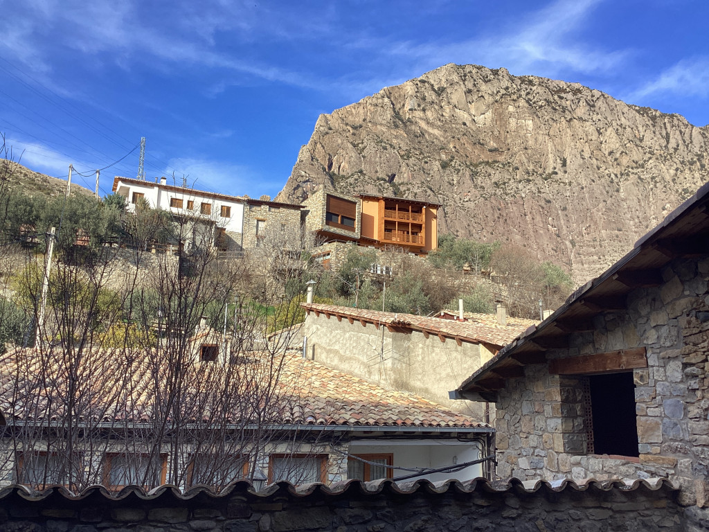 SOPEIRA -HUESCA- SE VENDE CASA DE PUEBLO EN EL CENTRO 