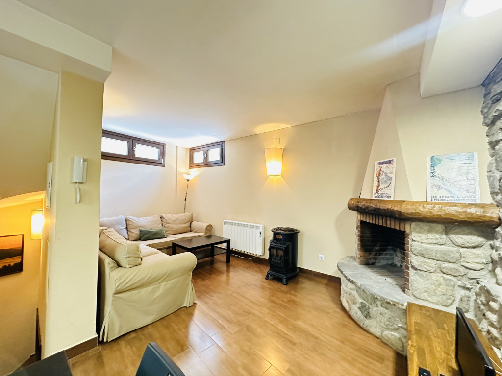 BARRUERA- VALL DE BOI- SE VENDE DUPLEX PLANTA BAJA CASCO ANTIGUO BARRUERA