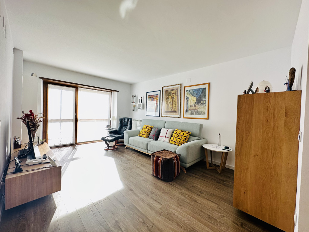 BARRUERA, VALL DE BOI. ESPECTACULAR VIVIENDA DE TRES DORMITORIOS EN PASSEIG SANT FELIU 