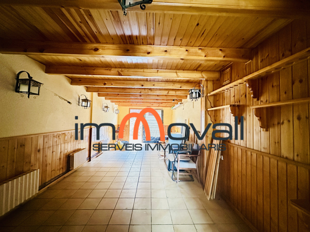 LOCAL COMERCIAL EN EL PUEBLO DE BOI